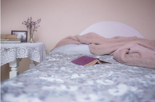 4 Things To Keep In Mind To Make Your Bedroom Warm And Pleasant